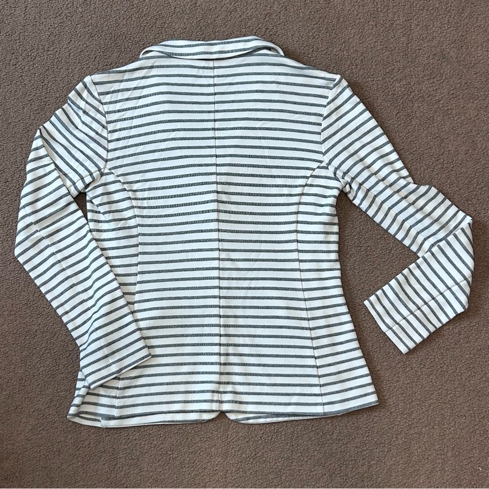 Tahari Women’s Blazer Sz Small White/Cream w Black Stripes Long Sleeve Soft Knit - Picture 5 of 8